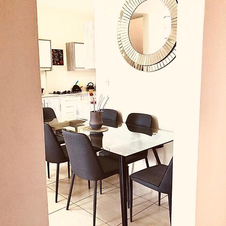 Luxury Westwood Apartment+Pool Flic-en-Flacq 客房 照片